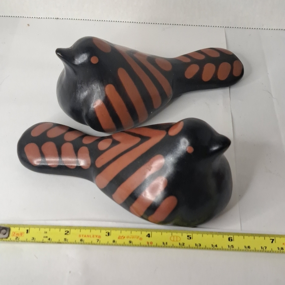 Vintage Primitivo Peruvian Art Bird Figurine Dove Set Of 2 Signed Black Peru - Picture 2 of 7